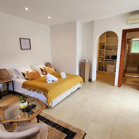 40 M Proche Centre L'Ile-Rousse (Corsica)