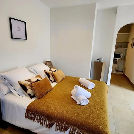 Apartment 40 M Proche Centre