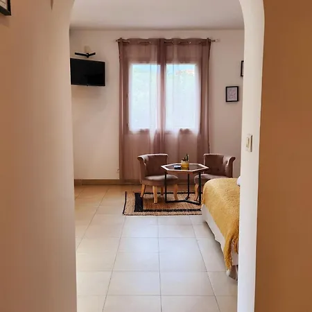 Apartment 40 M Proche Centre *
