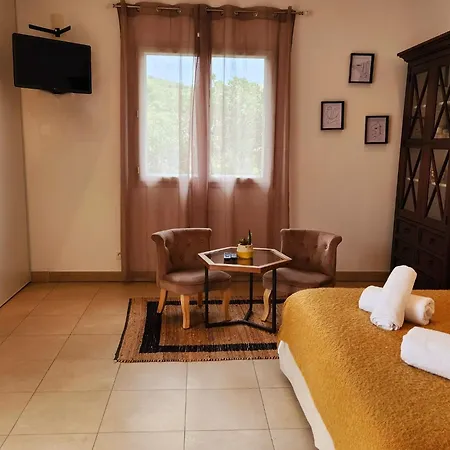40 M Proche Centre Appartement *